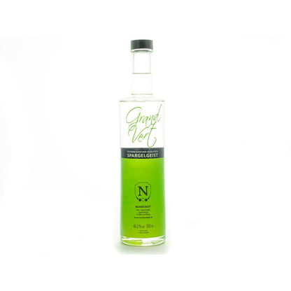 Es ist eine 0,35 Spirituosenflasche mit unserem Grand Vert Spargelgeist abgebildet.