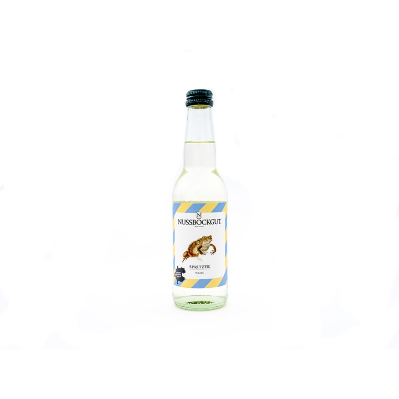 Es ist eine 0,33 l Spritzweinflasche mit Schrabverschluss dargestellt. Auf dem Etikett befindet sich neben dem Nussböckgutlogo eine Kröte.